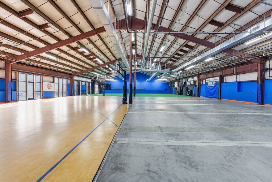 More Photos Of 3201 Northside Dr, Raleigh Light Distribution For Lease