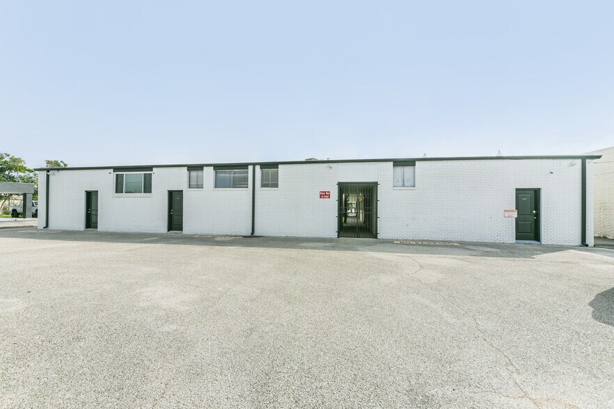 More Photos Of 1022-1024 Pasadena Blvd, Pasadena Medical For Lease