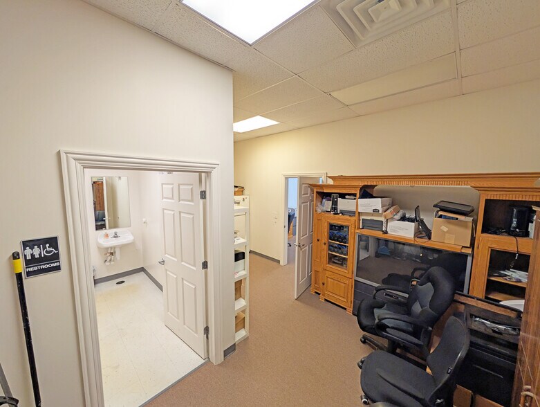 More Photos Of 25445 S Pheasant Ln, Channahon Storefront For Lease