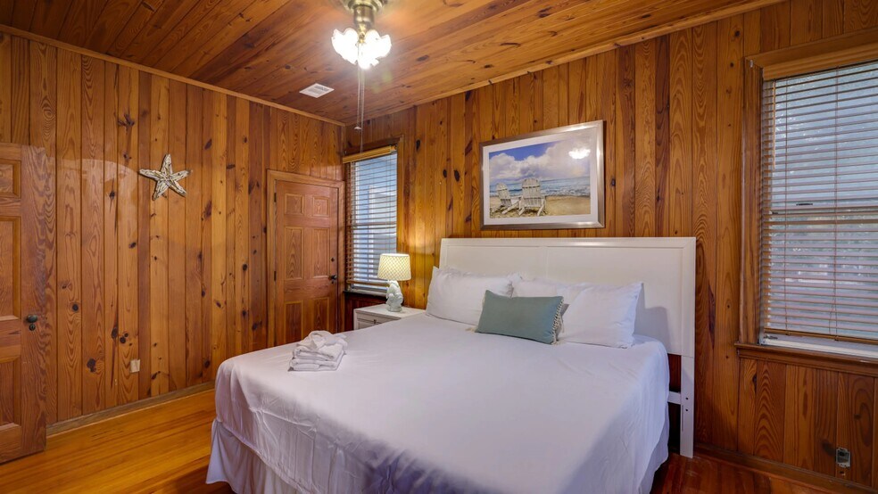 More Photos Of 15 15th St, Tybee Island Specialty For Sale