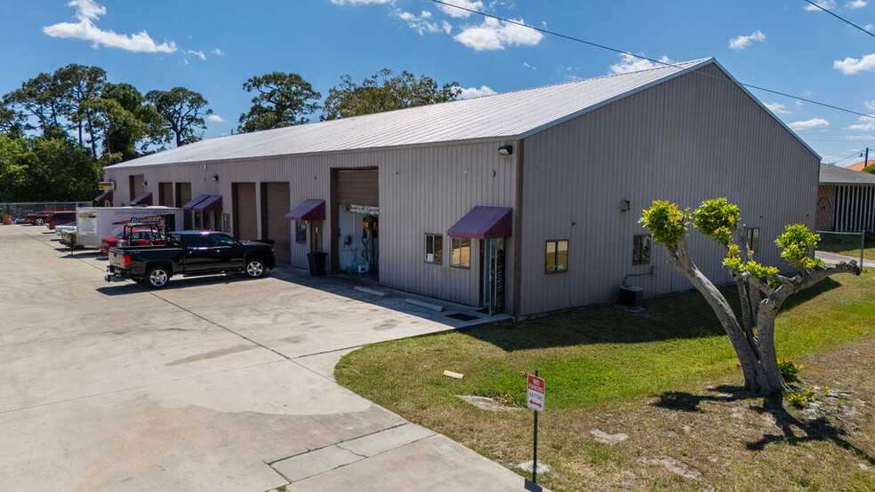 Primary Photo Of 1556-1578 SE South Niemeyer Cir, Port Saint Lucie Warehouse For Sale