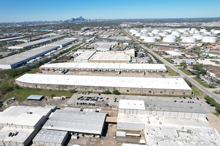 More Photos Of 8790 Wallisville Rd, Houston Warehouse For Lease