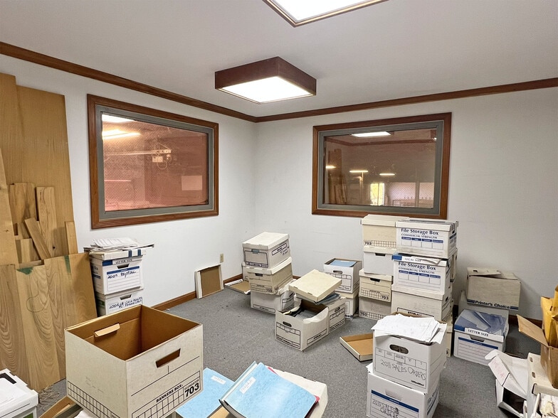 More Photos Of 9711 Perry Hwy, Waterford Warehouse For Sale