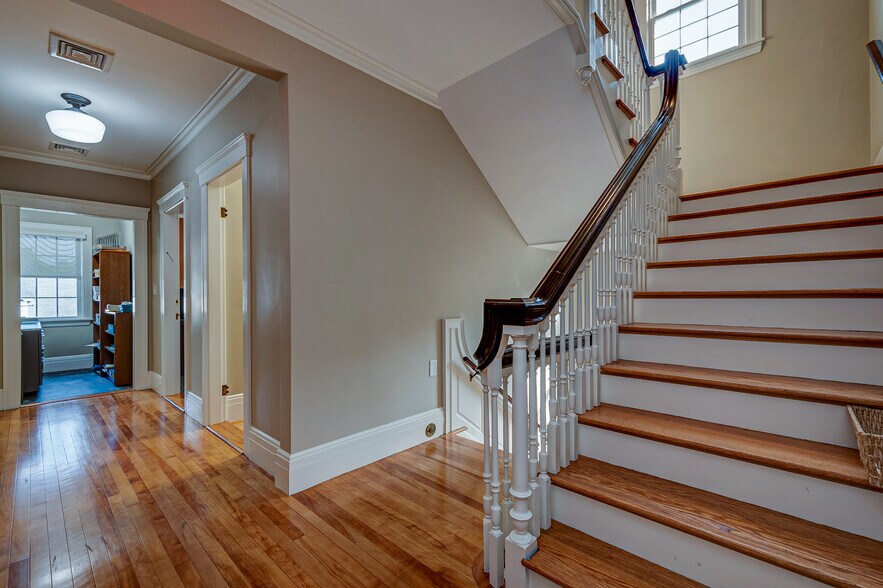 More Photos Of 8 Church St, Westborough Office Residential For Lease