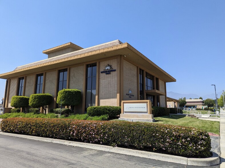 More Photos Of 559 N Mountain Ave, Upland Unknown For Lease
