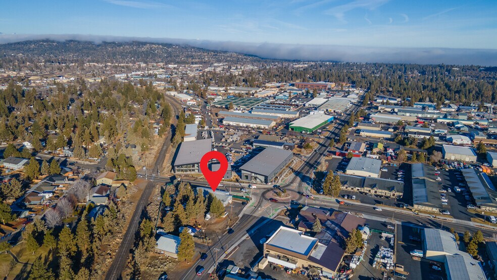 More Photos Of 625 SE 9th St, Bend Warehouse For Sale