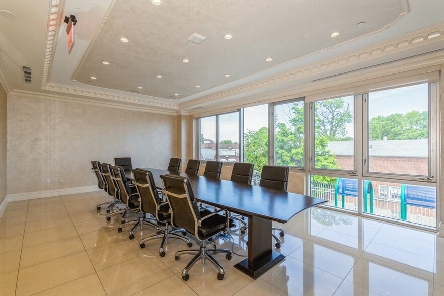 More Photos Of 215-15 Northern Blvd, Bayside Storefront Retail Office For Lease