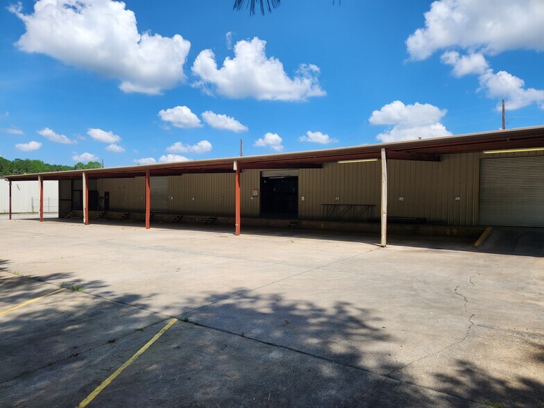 More Photos Of 1595 Commercial Ct, Jonesboro Warehouse For Sale