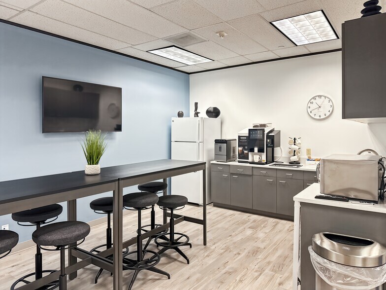 More Photos Of 13750 San Pedro Ave, San Antonio Coworking Space