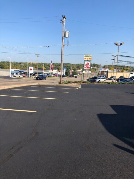 More Photos Of 101-111 Alpine Rd, Rockford Freestanding For Lease