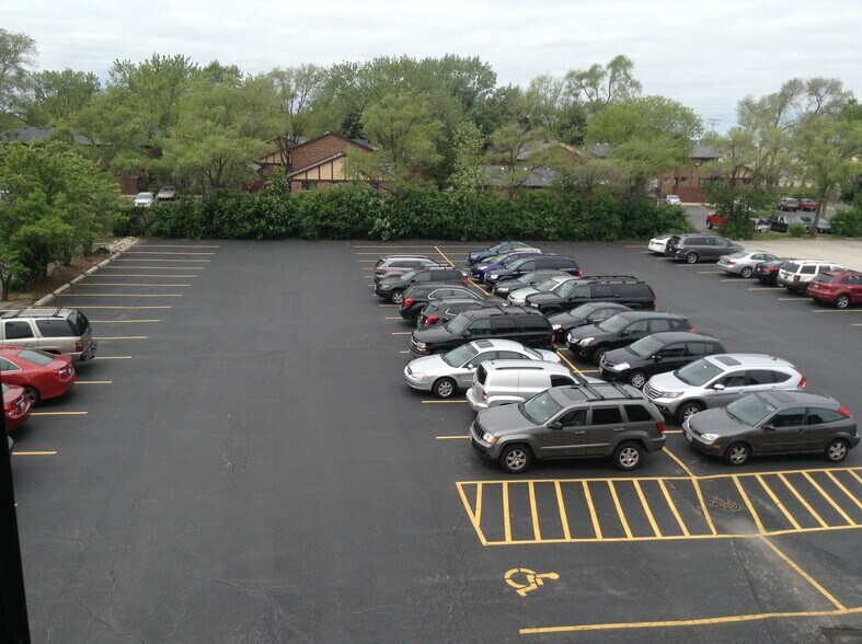 More Photos Of 1S132 Summit Ave, Oakbrook Terrace Medical For Lease