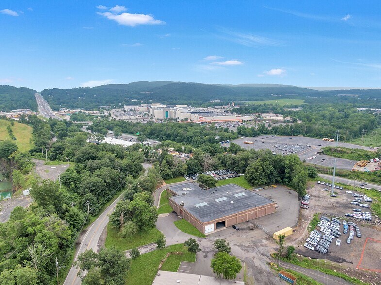 More Photos Of 50 Snake Hill Rd, West Nyack Warehouse For Lease