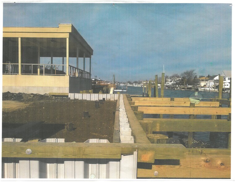 More Photos Of 405 Woodcleft Ave, Freeport Land For Sale