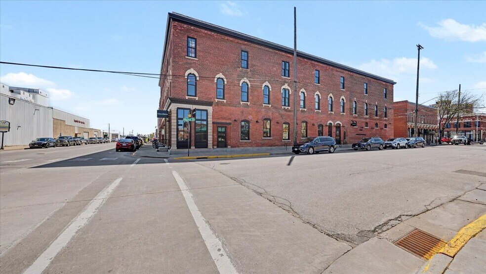 More Photos Of 102 Walnut St, Winona Office Residential For Sale