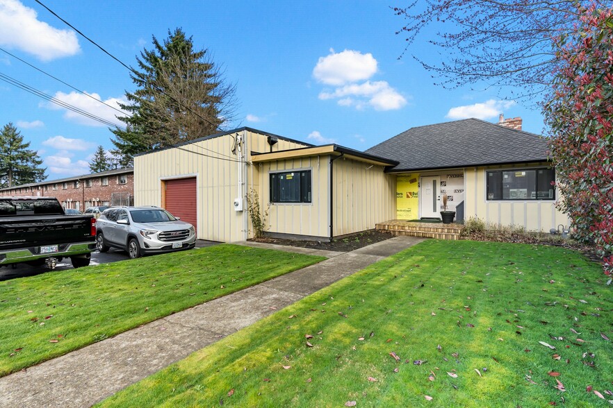 Primary Photo Of 4726 SE Milwaukie Ave, Portland Warehouse For Sale