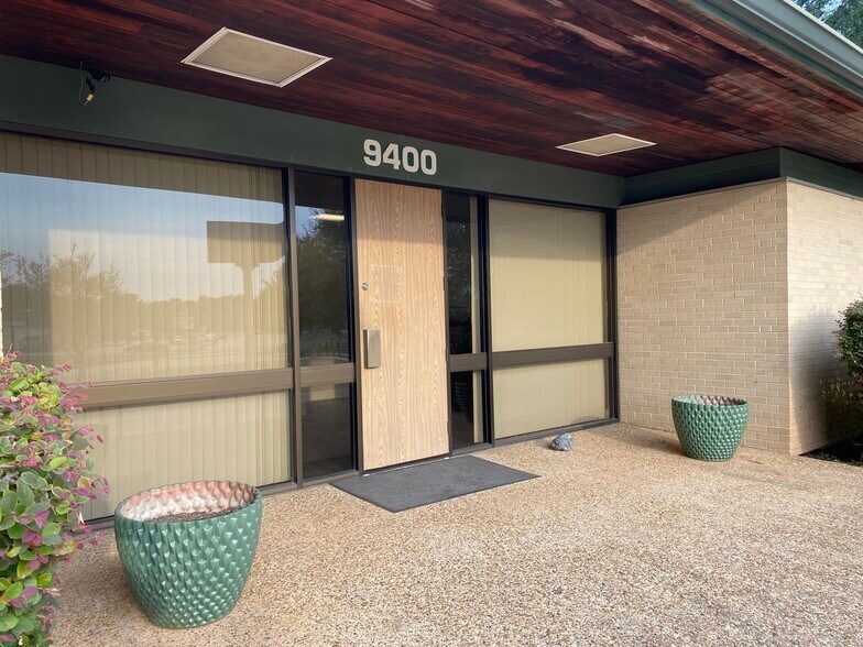 More Photos Of 9400 Village Green Dr, Shreveport Office For Lease