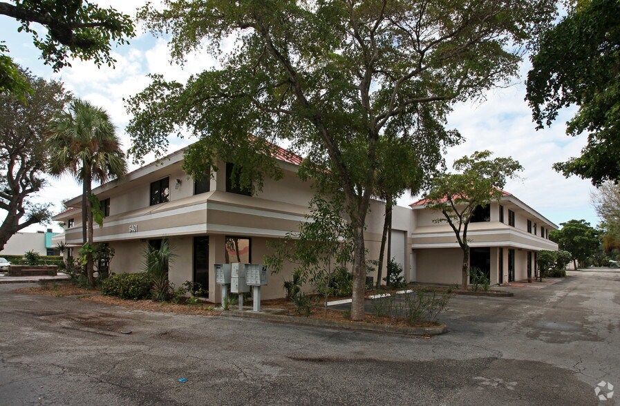 More Photos Of 6401 E Rogers Cir, Boca Raton Light Distribution For Lease