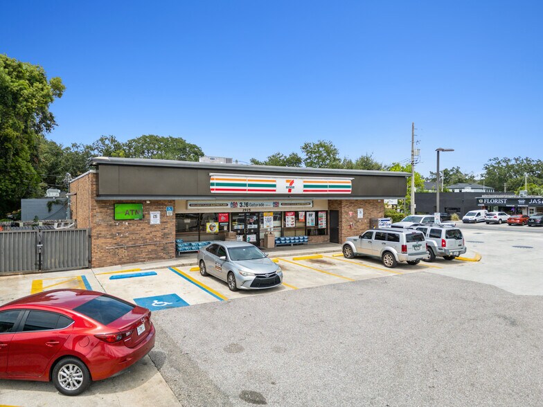 More Photos Of 2925 Corrine Dr, Orlando Service Station For Sale