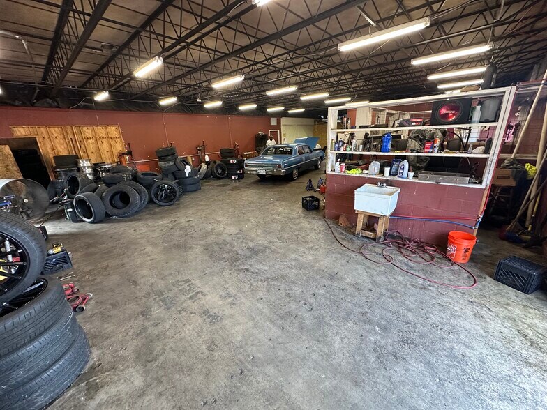 More Photos Of 2211 Windsor St, Chattanooga Service For Sale