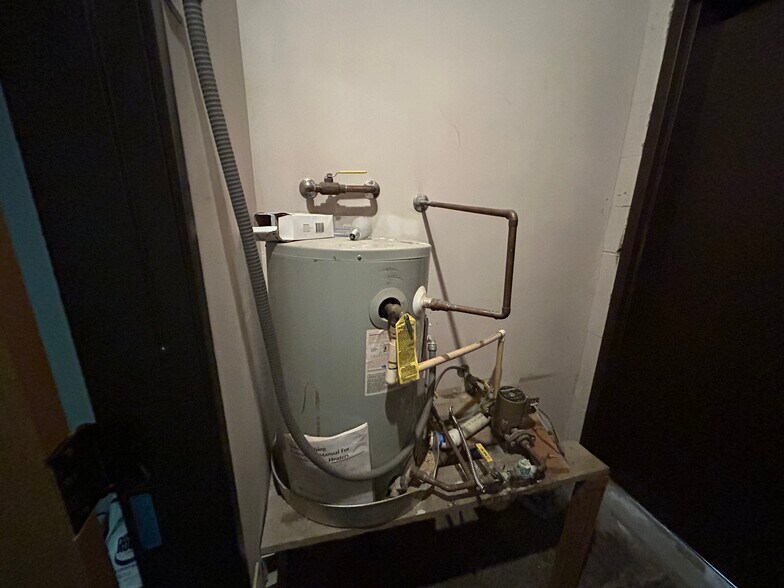 More Photos Of 3215 W Oak St, Palestine Medical For Lease