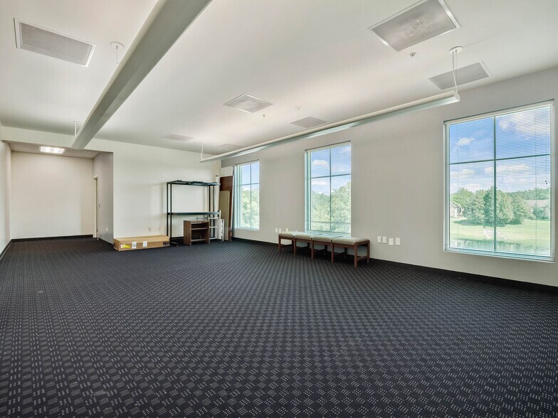 More Photos Of 1500 Park Center Dr, Orlando Office For Lease