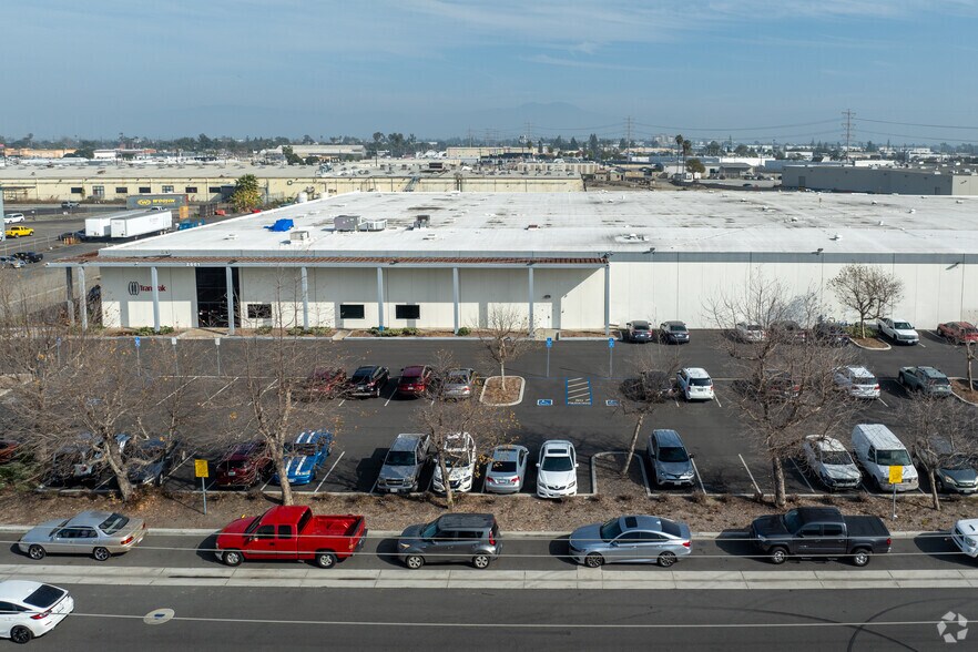 More Photos Of 2601 S Garnsey St, Santa Ana Warehouse For Sale
