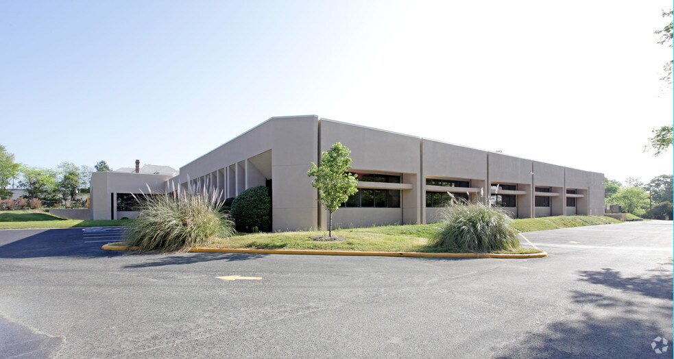 More Photos Of 3806 N Main St, Columbia Schools For Sale