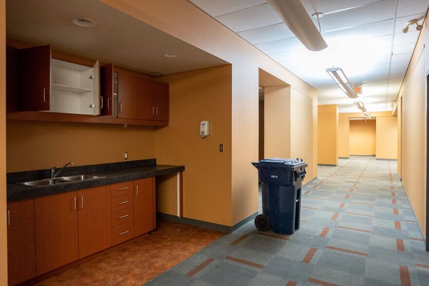 More Photos Of 93 Cedar St, Sudbury Office For Sale