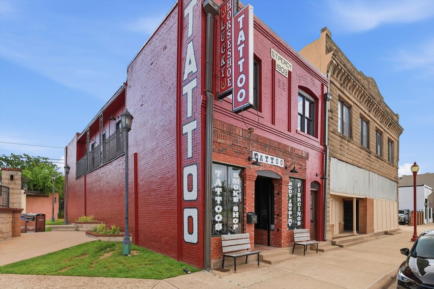 More Photos Of 1426 N Main St, Fort Worth Storefront Retail Office For Lease