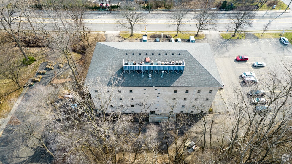 More Photos Of 5701 N High St, Worthington Office For Lease