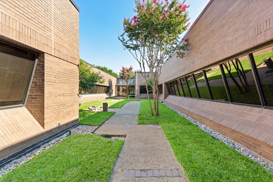 More Photos Of 1701-1801 Gateway Blvd, Richardson Office For Lease