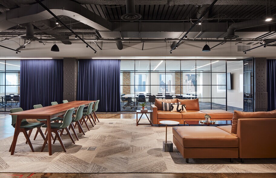 More Photos Of 130 E Randolph St, Chicago Office For Sale