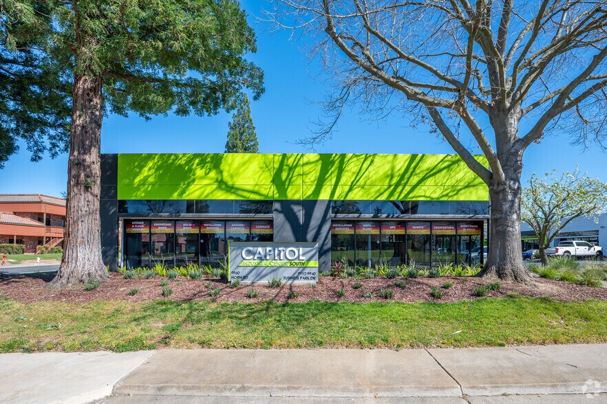 More Photos Of 9960 Business Park Dr, Sacramento Showroom For Lease