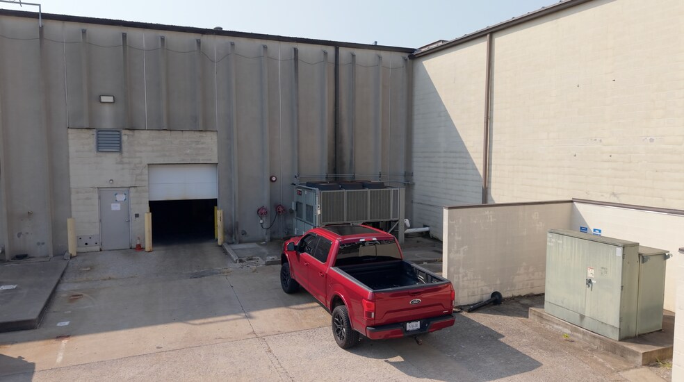 More Photos Of 475 Angliana Ave, Lexington Warehouse For Lease