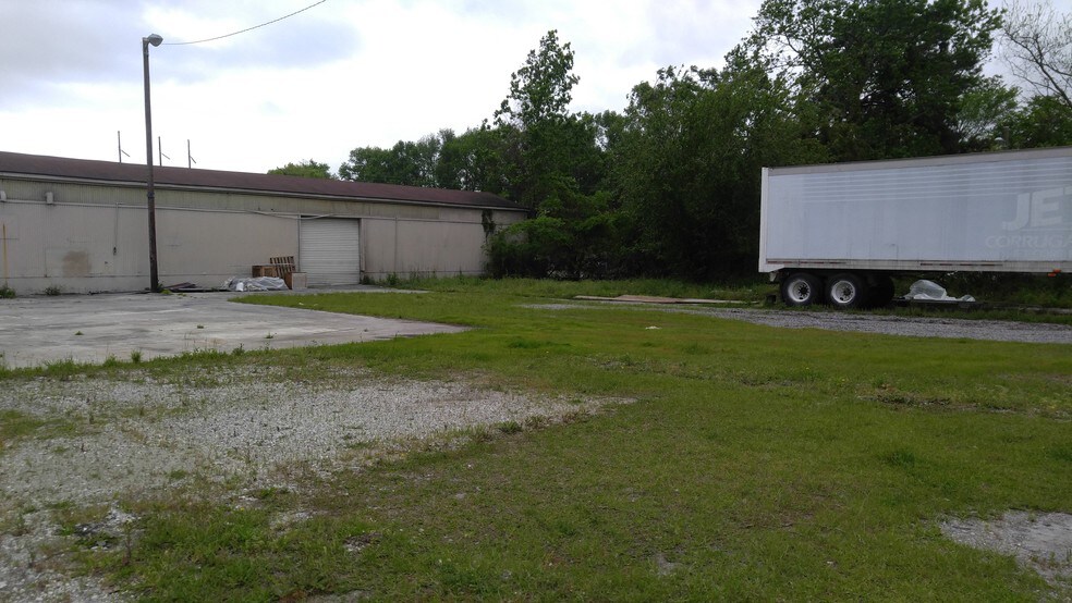 More Photos Of 10 Dooley Ave, Savannah Warehouse For Lease