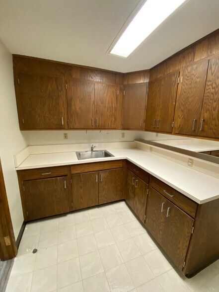 More Photos Of 421 Main St, Tarkio Medical For Sale