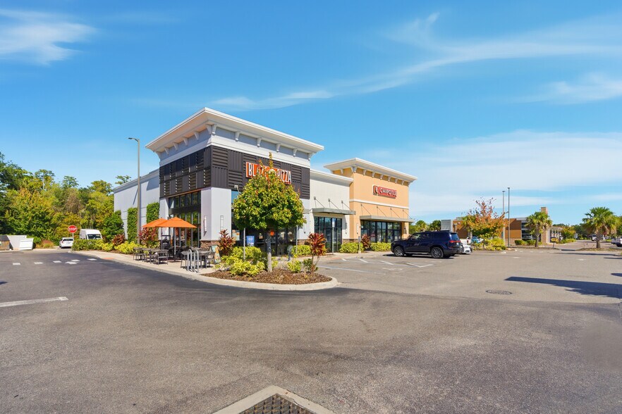 More Photos Of 13599 W Colonial Dr, Winter Garden General Retail For Sale