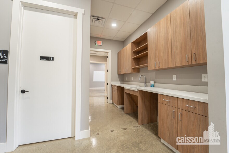 More Photos Of 108-132 Enterprise Pky, Boerne Unknown For Lease