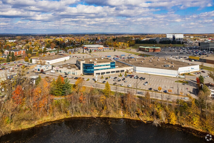 More Photos Of 40 Rue Gauthier S, Joliette Storefront Retail Office For Lease