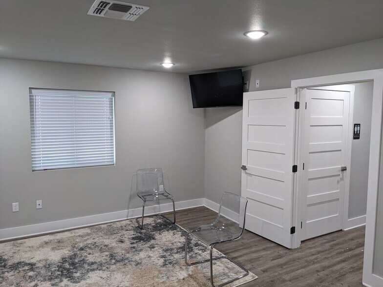 More Photos Of 105 Schumanns Beach Rd, New Braunfels Office For Lease