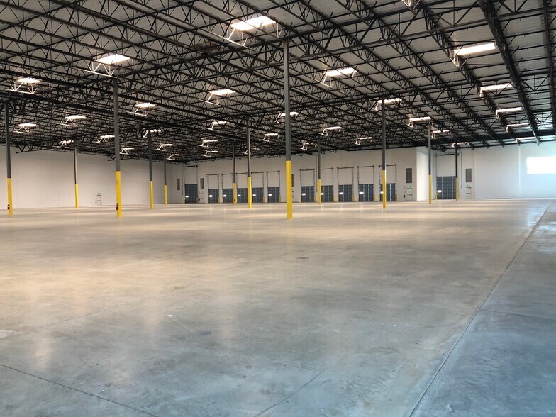 More Photos Of 212 Markham St, Perris Warehouse For Lease