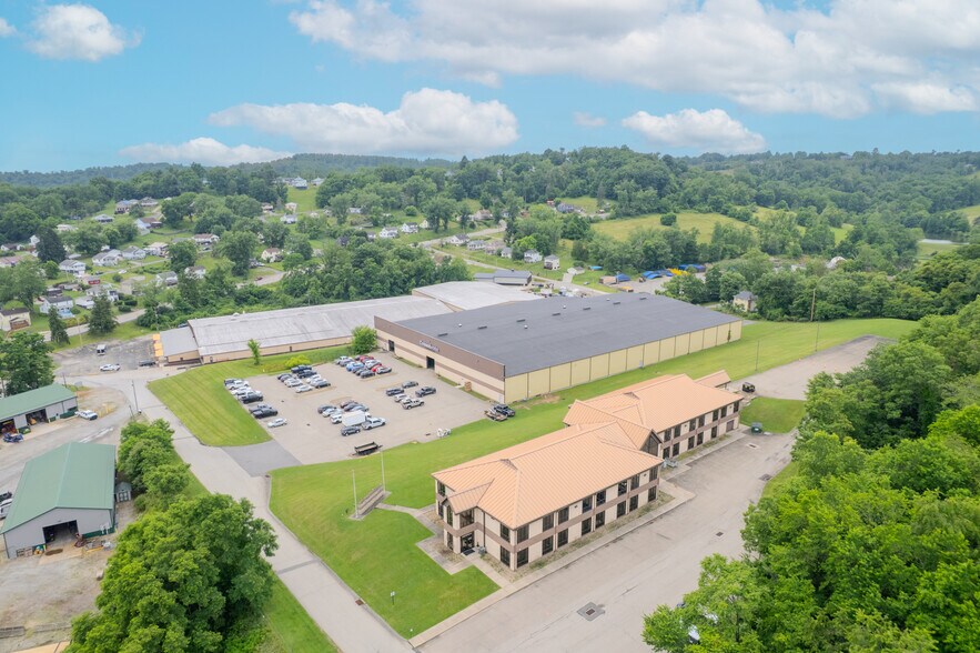 More Photos Of 5 B W Industrial, Washington Warehouse For Lease