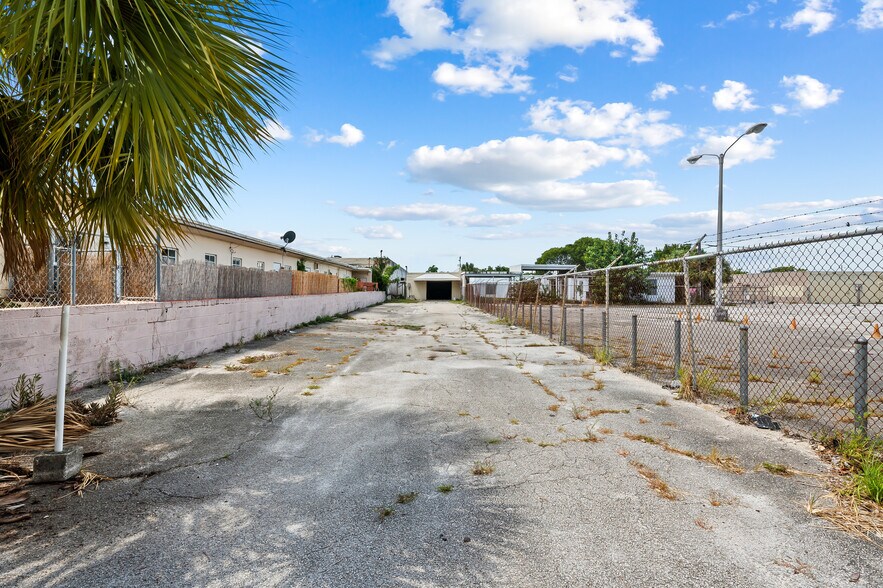 More Photos Of 804 NE 4th Ave, Fort Lauderdale Flex For Lease