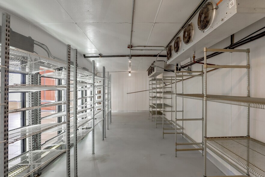 More Photos Of 190 Washington Blvd, Fremont Freestanding For Lease