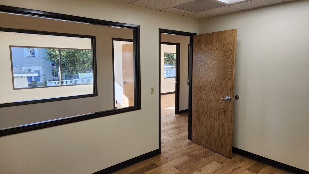 More Photos Of 5450 Telegraph Rd, Ventura Office For Lease