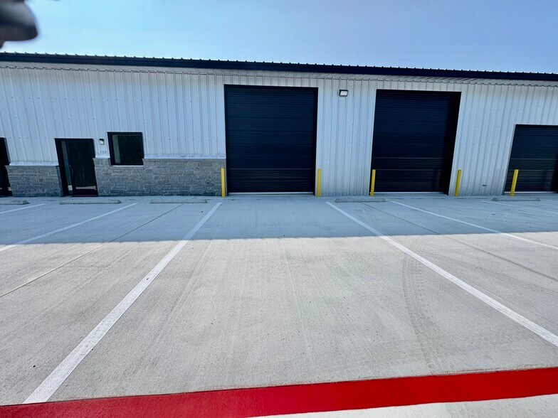 More Photos Of 1247 Watson E Ln, New Braunfels Warehouse For Lease