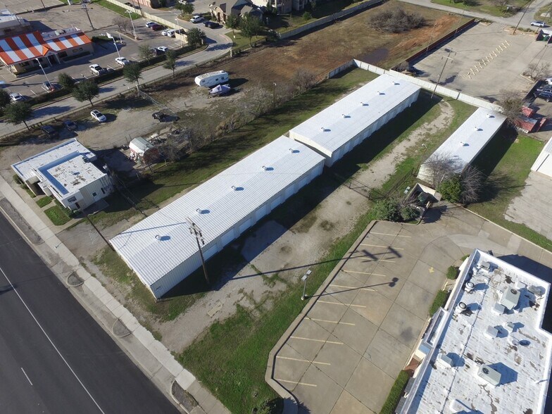 More Photos Of 2515 E Hubbard St, Mineral Wells Office For Sale