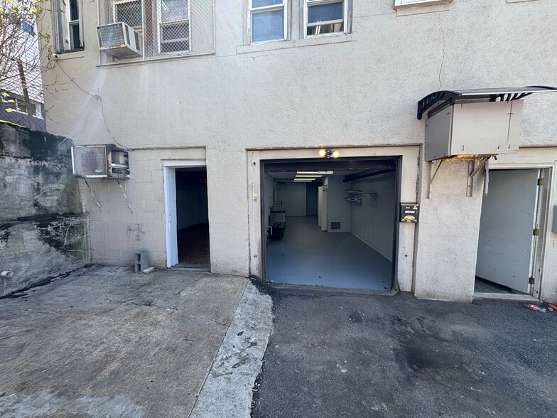 More Photos Of 687 Belmont St, Belmont Restaurant For Lease