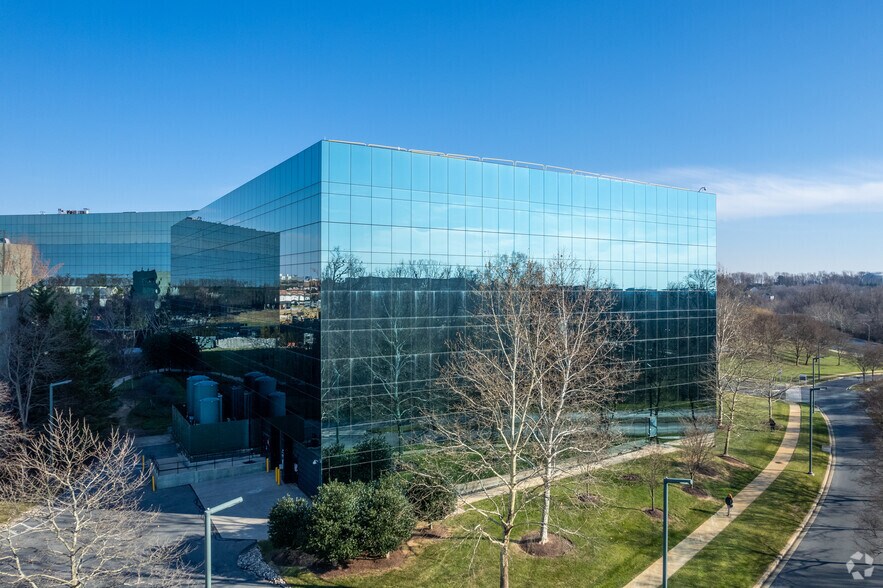 More Photos Of 14200 Shady Grove Rd, Rockville Unknown For Lease