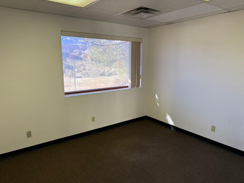 More Photos Of 3094 Research Way, Carson City Warehouse For Lease